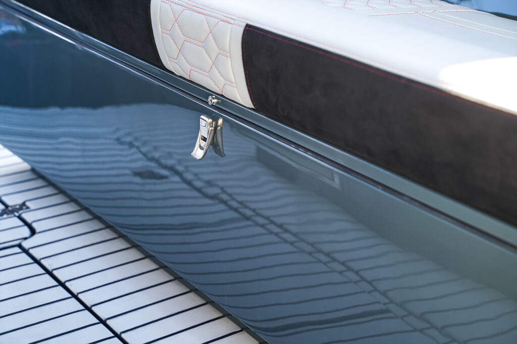 OVER CENTER LATCH application image