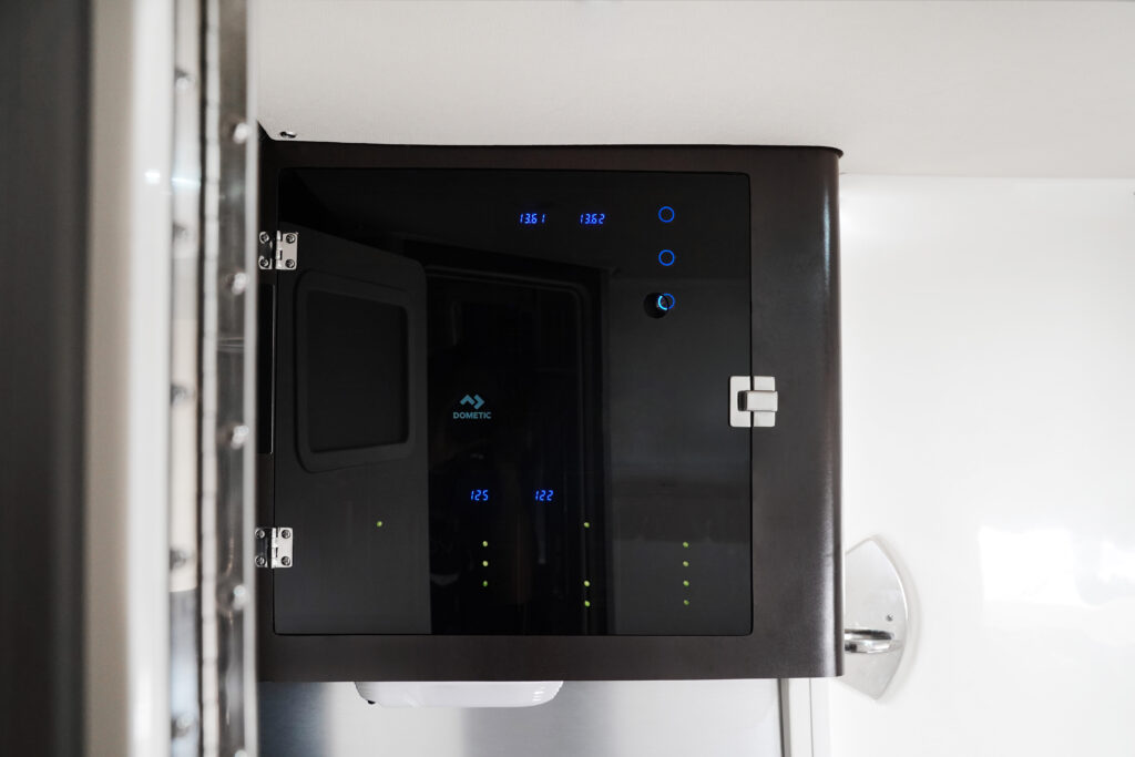 SQUARE TURN LATCH application image