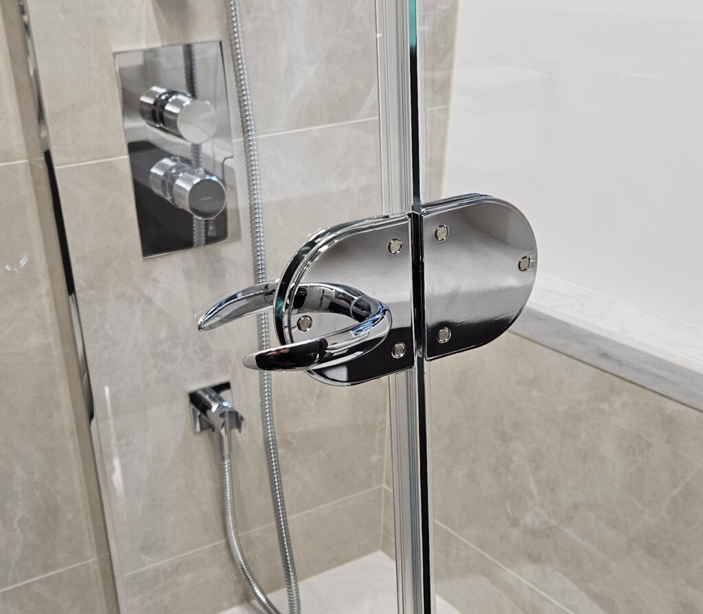 COMPACT SHOWER application image