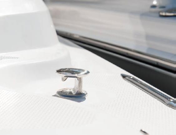 POP-OUT FENDER HOOK application image